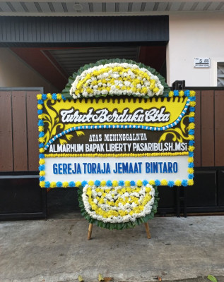Papan Bunga Duka di Pulau Tiga